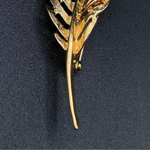 Vintage D’Orlan Gold Plated Leaf Brooch - Picture 10 of 12